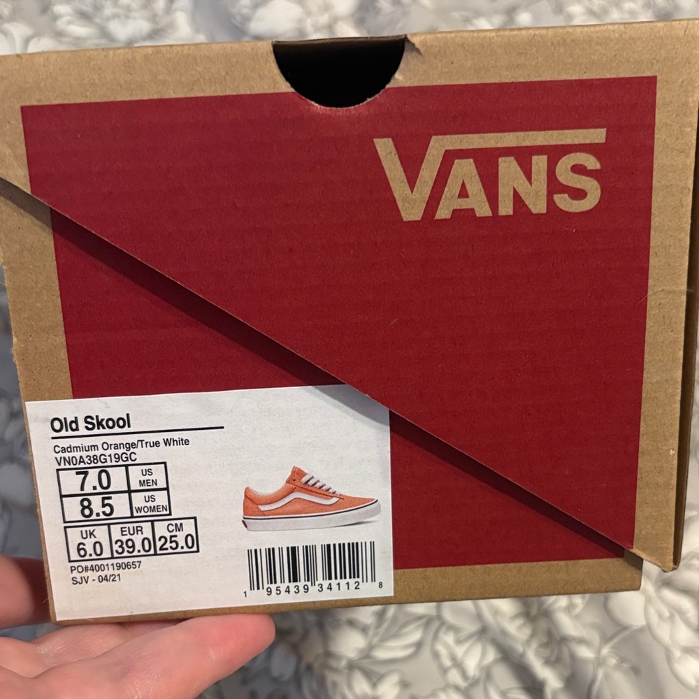 Vans Old Skool in Cadmium Orange and True White